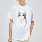 お猫様大好きナスビのハチワレ猫 ドライTシャツ