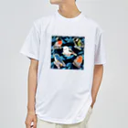 NORIMA'S SHOP の落ち葉のコラージュとかわいい野鳥たち Dry T-Shirt