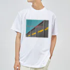 シマシマさぼてんのYellow Line on the Wall ドライTシャツ