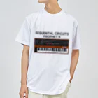 Vintage Synthesizers | aaaaakiiiiiのSequential Circuits Prophet 5 Vintage Synthesizer Dry T-Shirt