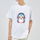 Vasetti_pressのヘッドホンを付けているペンギン Dry T-Shirt