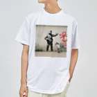 むぎライアンの戦争と平和 Dry T-Shirt