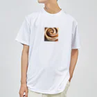 千裕アトリエ（いつもありがとう）のシナモンロール（Cinnamon Roll） ドライTシャツ