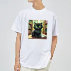 yoiyononakaの図書室の黒猫01 ドライTシャツ