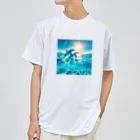 終わらない夢🌈の美しい海とイルカ🐬✨ ドライTシャツ