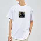 fumi_sportsの現代人すぎるゴリラ Dry T-Shirt