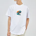 pothossysの夕日を背にサッカーボールを蹴りシュート Dry T-Shirt