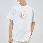 RKENの夢の中で冒険中のかわいらしい猫ちゃん。 ドライTシャツ