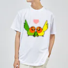 まめるりはことりのハイタッチなかよしコザクラインコ【まめるりはことり】 ドライTシャツ