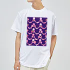 プリズモリイの箱のいちごと水晶玉のふんわり紫魔法 Dry T-Shirt