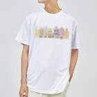 ひかさん一家の小屋のオランダ街B Dry T-Shirt