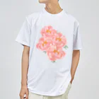 Katie（カチエ）のシャクヤクの花束 ドライTシャツ