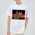 GALLERY misutawoのプラハ 夜のクリスマスツリーとティーン教会 Dry T-Shirt