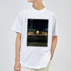 Sumaの夜の東京駅 Dry T-Shirt