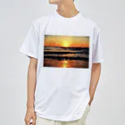 One natureのオレンジ夕日 ドライTシャツ