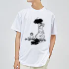 山形屋米店のクロード・モネ「日傘をさす女」 Dry T-Shirt