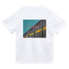 シマシマさぼてんのYellow Line on the Wall ドライTシャツ