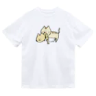 ししゃもねこ社の猫にくわえられるししゃもねこ Dry T-Shirt