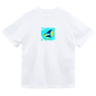 魚大好きマンの空飛ぶ魚 Dry T-Shirt