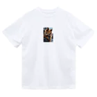 majuiceの凛々しい犬 Dry T-Shirt