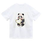 愛を届けるパンダの愛を送るパンダ ドライTシャツ