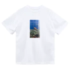 Makoto_Kawano Designの笑うトカゲ Dry T-Shirt