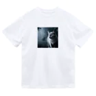 ZZRR12の「境界を見つめる猫の眼差し」 Dry T-Shirt