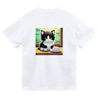 yoiyononakaのお餅と白黒猫 Dry T-Shirt