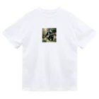 kagamimotiの庭師のゴリラ Dry T-Shirt