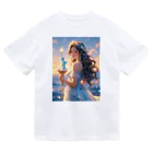 CHIKUSHOの自由の女神のミニチュアを持つ少女 Dry T-Shirt