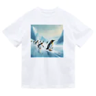 Toppogidaikonの競争するペンギン達 Dry T-Shirt