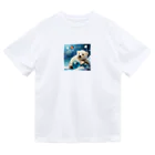 りんりんの可愛いシロクマちゃんショップ　かわいいよ！のボールを守っている白熊 Dry T-Shirt