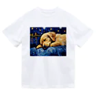 Dog Art Museumの【星降る夜 - ゴールデンレトリバー犬の子犬 No.3】 ドライTシャツ