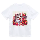 いちごと一緒🍓のいちごと猫シリーズ Dry T-Shirt