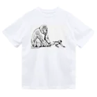 Wildlife sanctuary のニホンザルの親子 ドライTシャツ