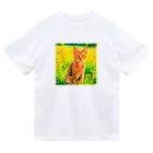 猫好きの谷の猫の水彩画/花畑のオシキャットねこのイラスト/キジトラネコ Dry T-Shirt