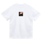 chachamaaruの夕陽が山々にそそぐ美しい光 Dry T-Shirt