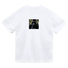 sunday_sataurday_freedayの一途なゴリラ Dry T-Shirt