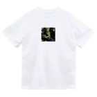 sunday_sataurday_freedayの社交的なゴリラ Dry T-Shirt