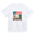 mgmのDecolonize. End Racism.（植民地主義と人種差別を終わらせよう） Dry T-Shirt