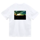 SHOPマニャガハの変わる空、変わる雲 Dry T-Shirt