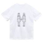 オペラの手を繋いだ二人の少女（線画） ドライTシャツ