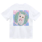 NORIMA'S SHOP のかわいいオッドアイの白い子猫と青空のイラスト ドライTシャツ