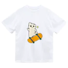 鈴屋敷（SUZURI店）のネコも飛びます！スケボーにゃんこ Dry T-Shirt