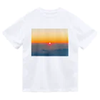 自然で遊ぶの富士山からの御来光 Dry T-Shirt