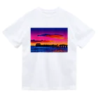 GALLERY misutawoのオーストラリア 夕暮れのヘンリービーチ桟橋 Dry T-Shirt