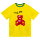 cocoartの雑貨屋さんの【Hug me】（赤くま） ドライTシャツ