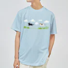 たびねこグッズSHOPのたびねこあぜ道の二人 ドライTシャツ