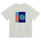 Tina’s storeの山と森と鳥 Dry T-Shirt