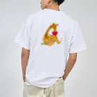 どうぶつYAのおすわりプレゼントキリン ドライTシャツ